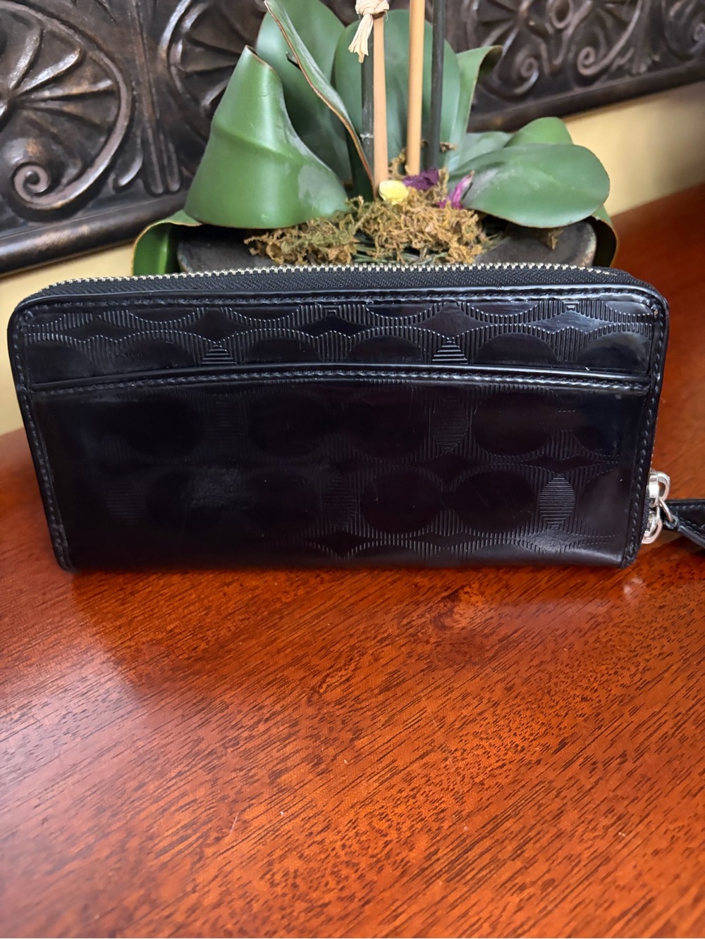 Coach Black Patent Leather Zip Wallet with Signature Emboss - Picture 2 of 7